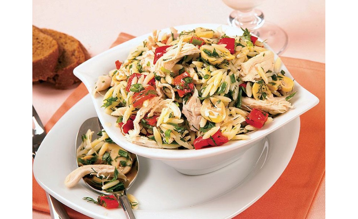 TAVUKLU SALATA TAVUKLU SALATA